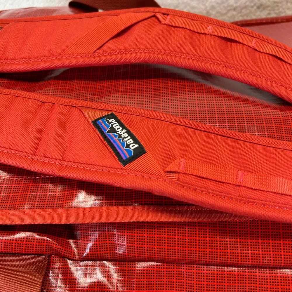 Patagonia Black Hole Duffel 55L Red Travel Bag Backpack Straps 49342 Rare